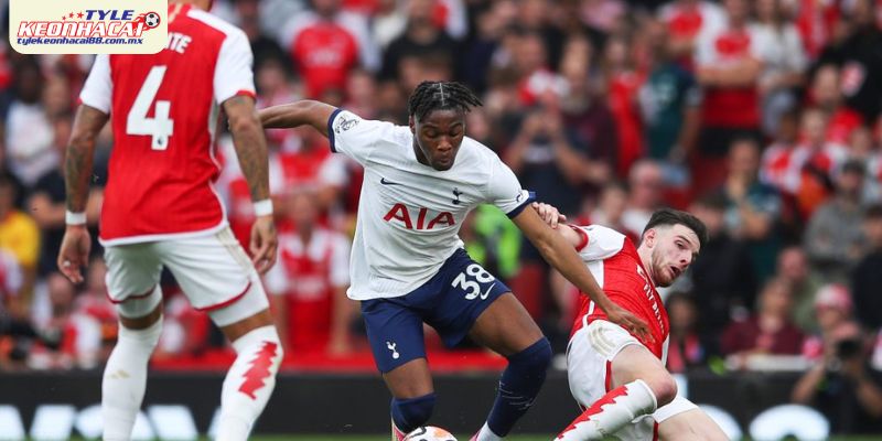 Hậu Vệ Cánh Hiện Đại